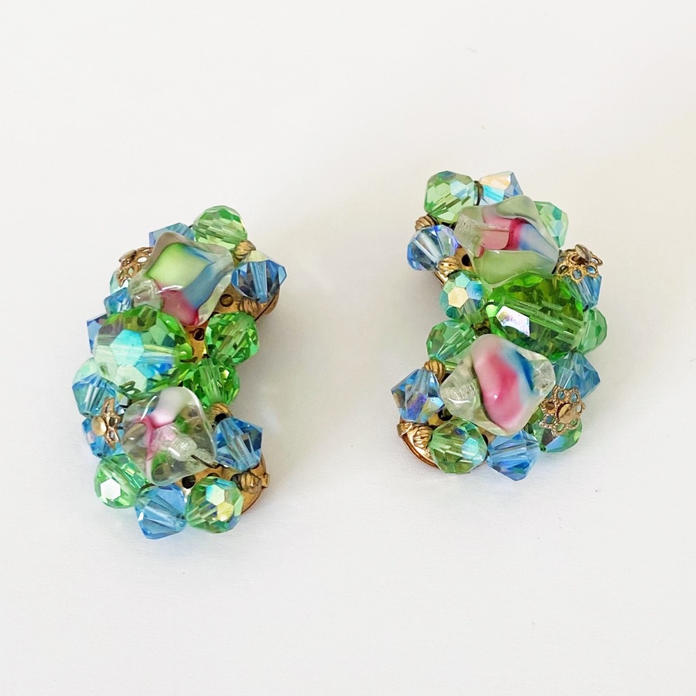 Stunning vintage uranium glass bead earrings blue green clip on style